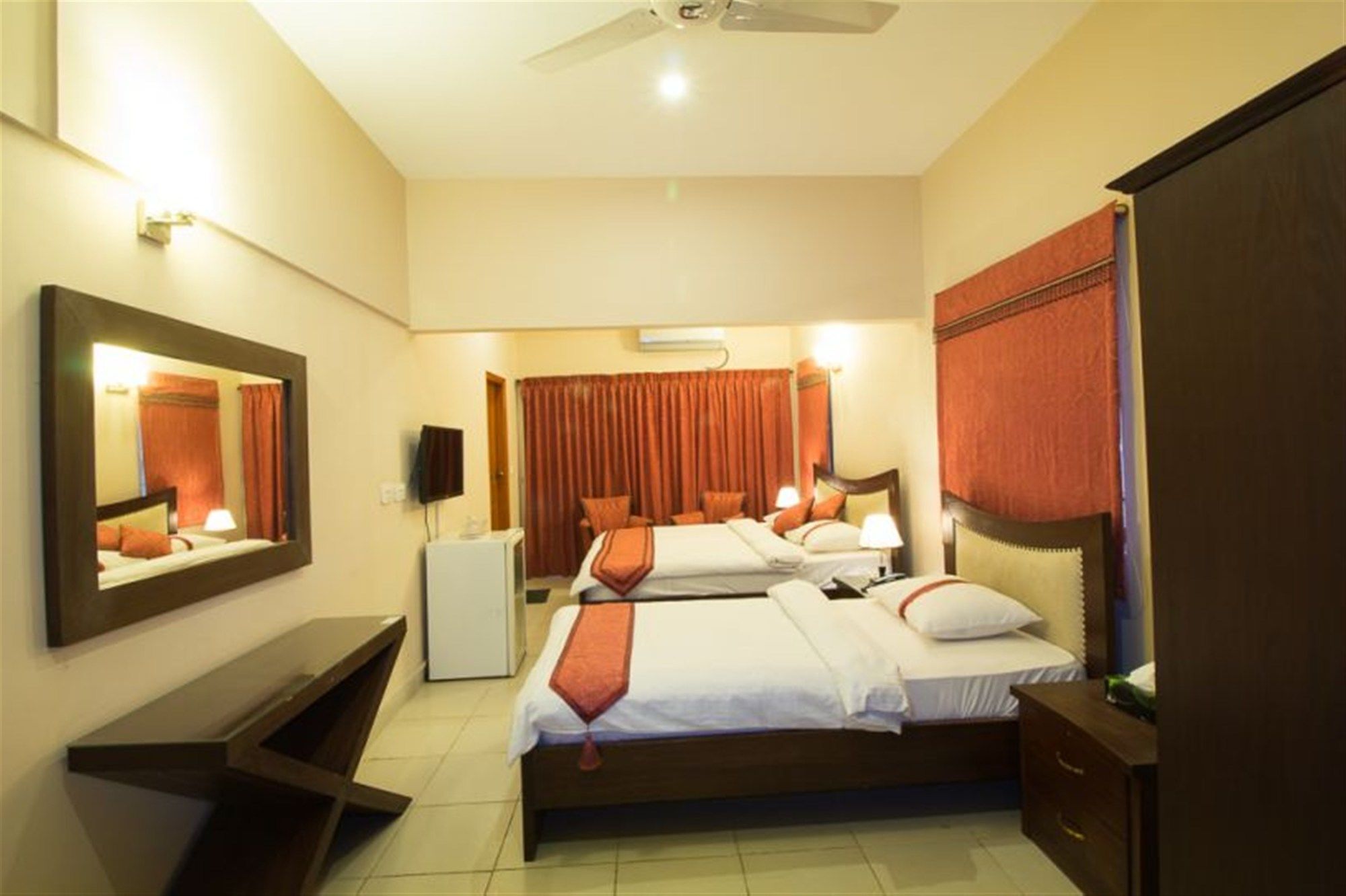 Royal Inn Hotel Καράτσι Εξωτερικό φωτογραφία